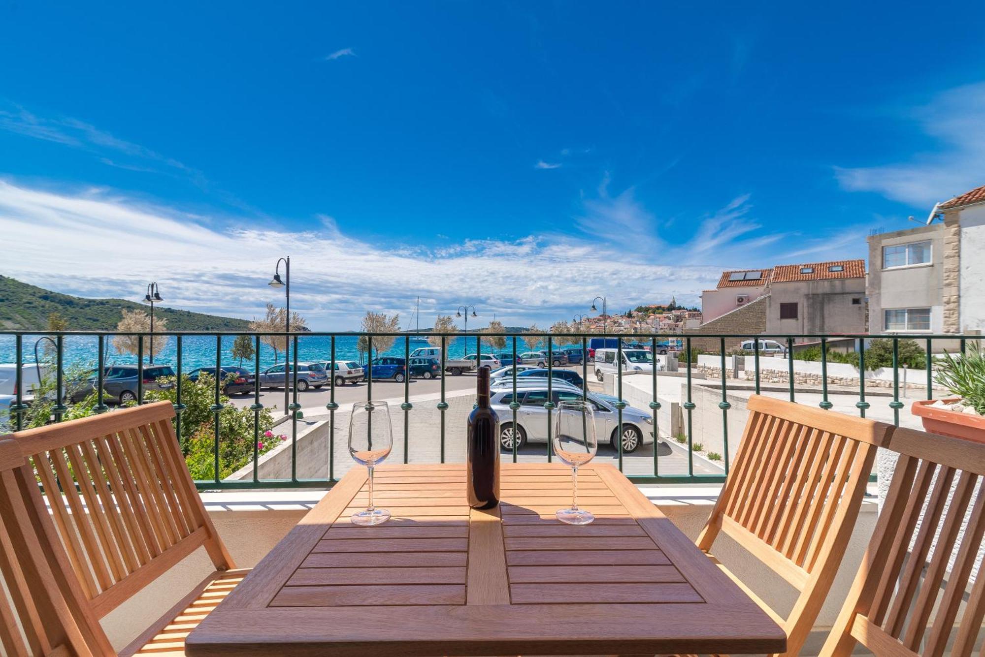 Beachfront Apartments Villa Sisa Primošten Kültér fotó
