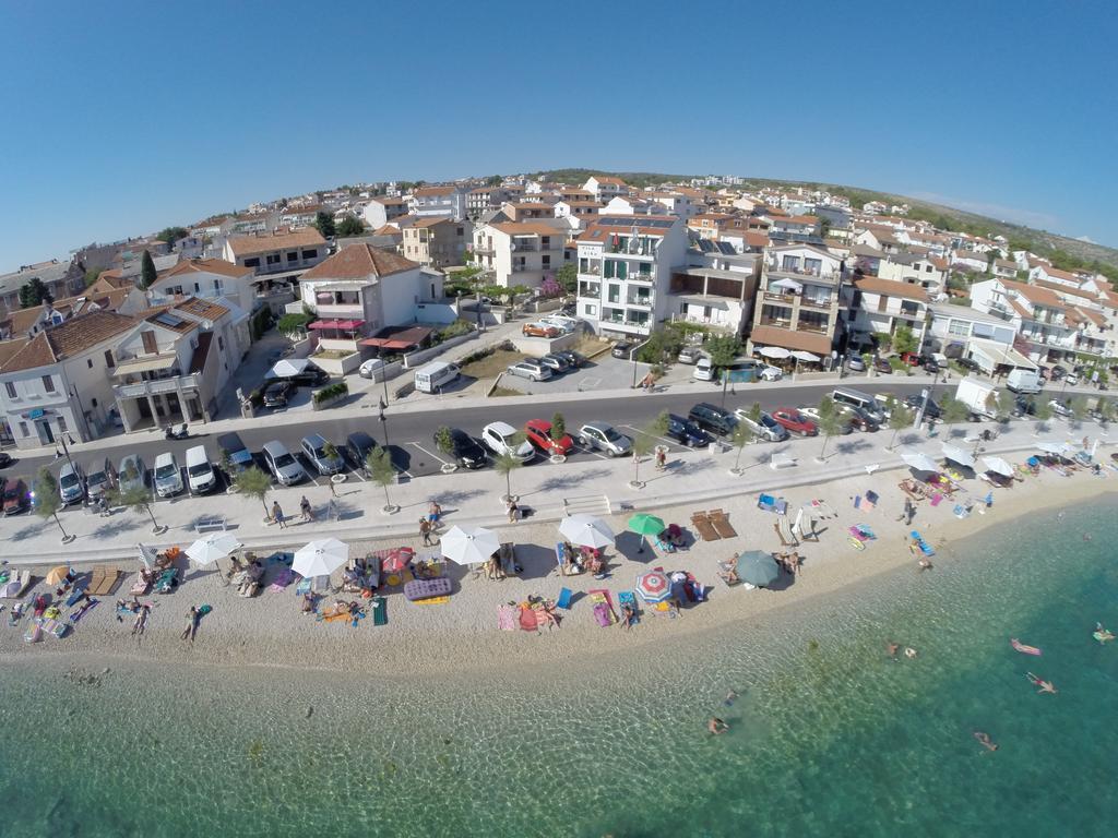 Beachfront Apartments Villa Sisa Primošten Kültér fotó