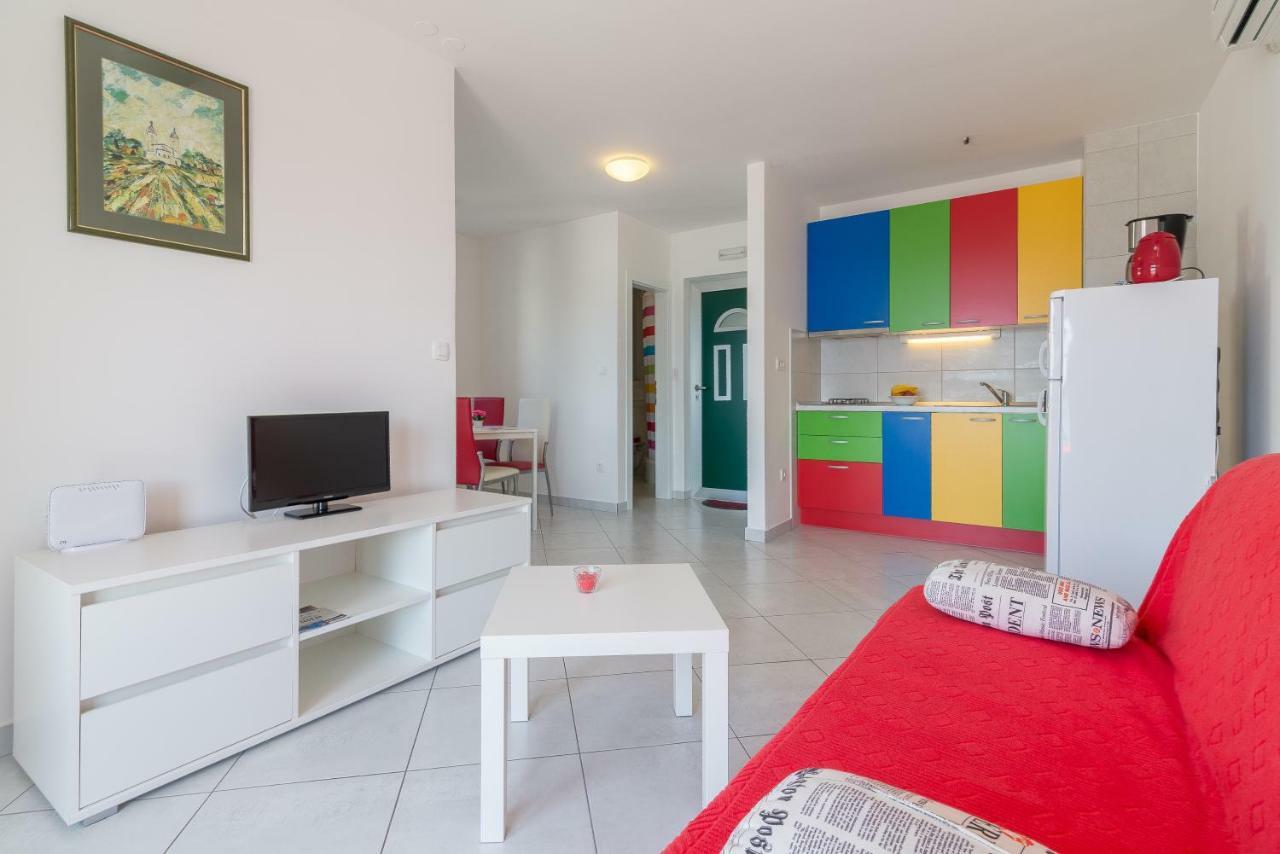 Beachfront Apartments Villa Sisa Primošten Kültér fotó