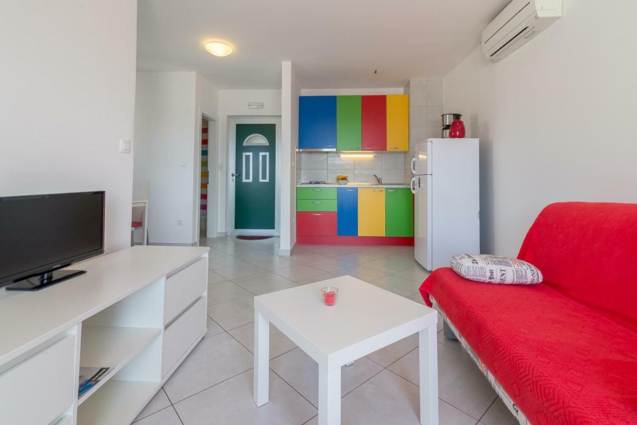 Beachfront Apartments Villa Sisa Primošten Kültér fotó