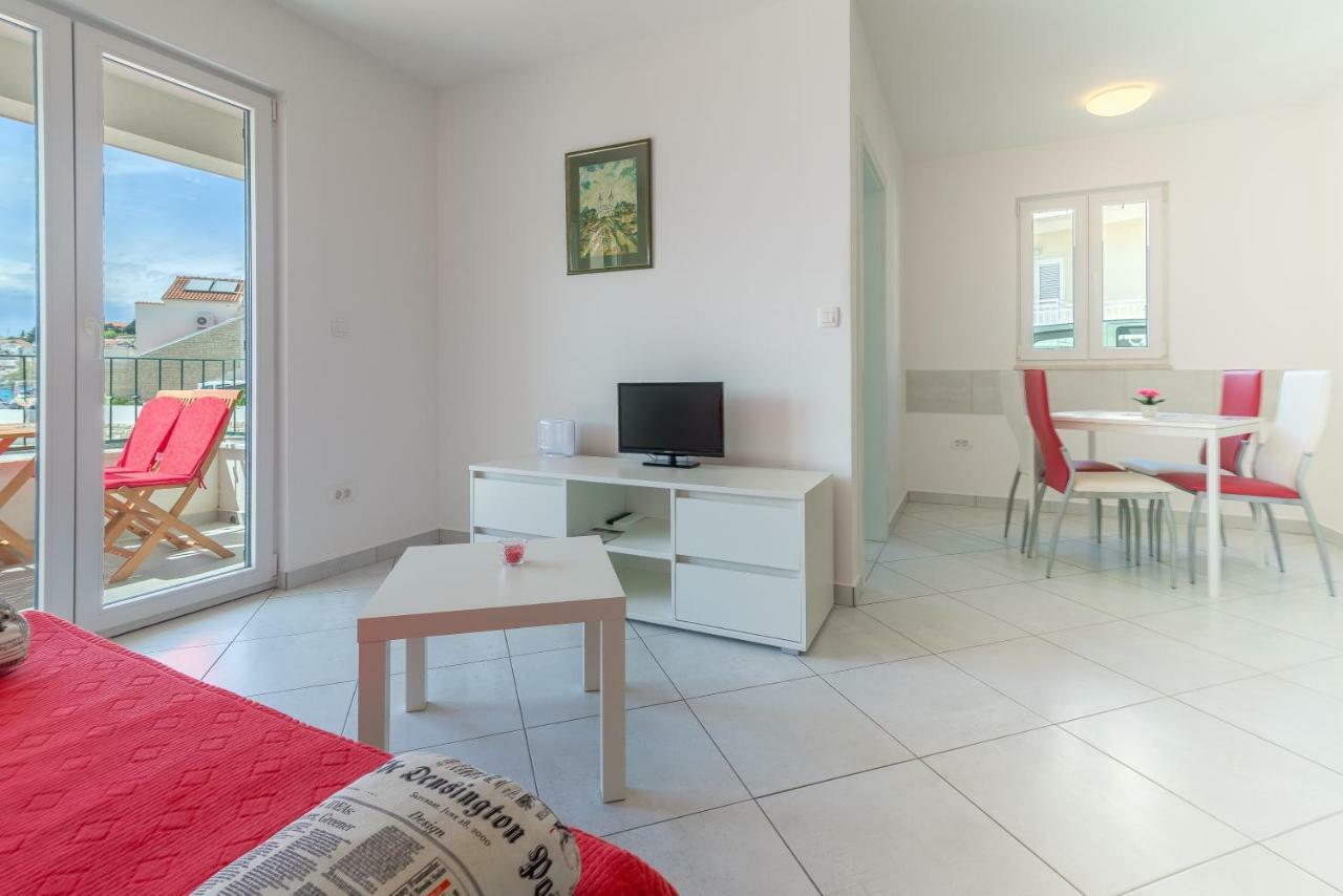Beachfront Apartments Villa Sisa Primošten Kültér fotó