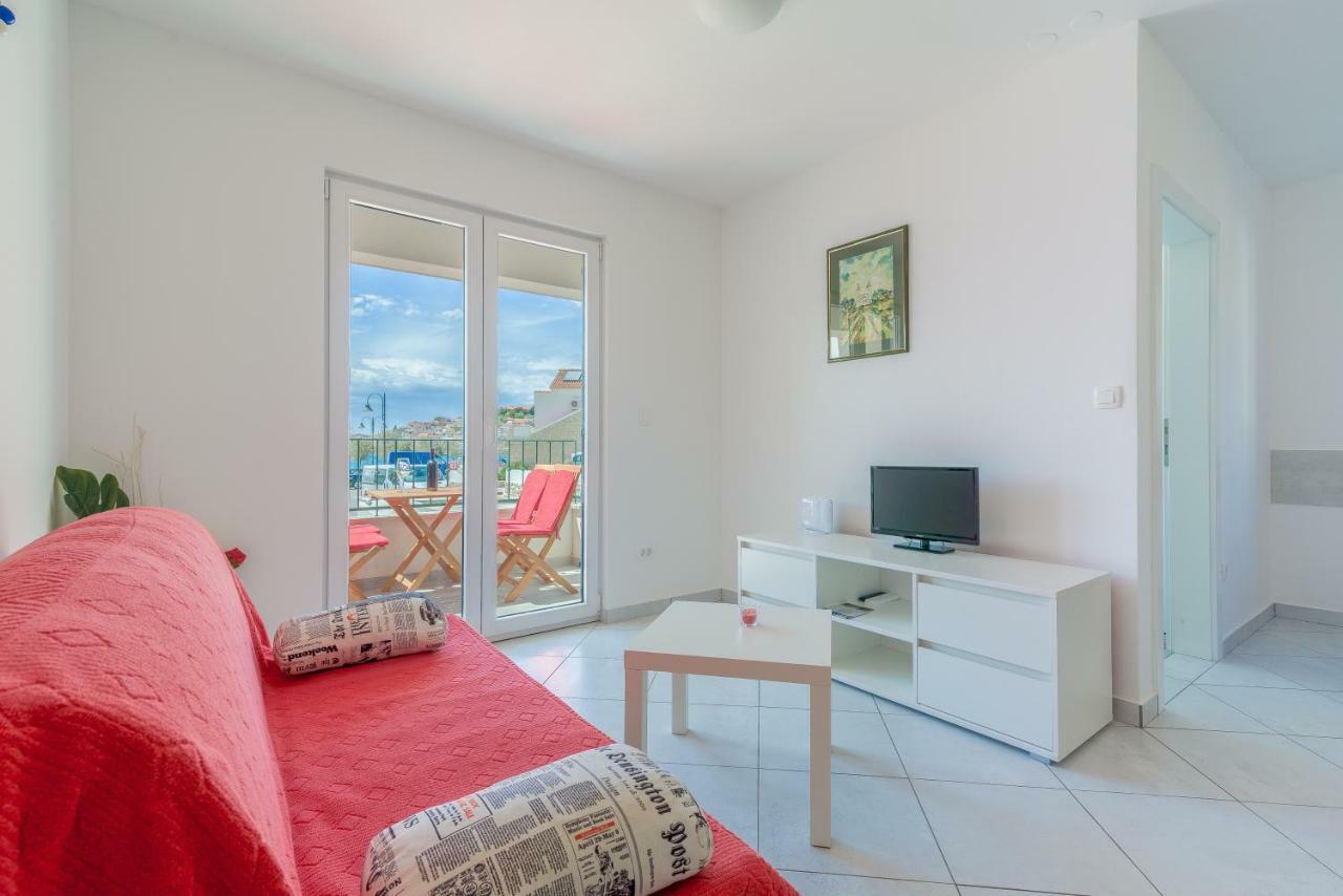 Beachfront Apartments Villa Sisa Primošten Kültér fotó
