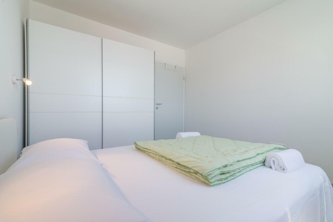 Beachfront Apartments Villa Sisa Primošten Kültér fotó