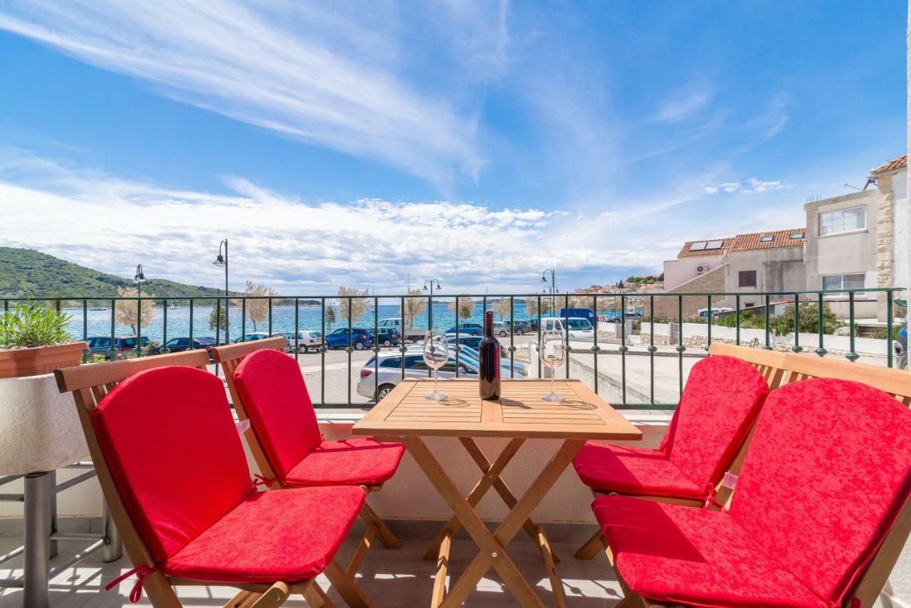 Beachfront Apartments Villa Sisa Primošten Kültér fotó