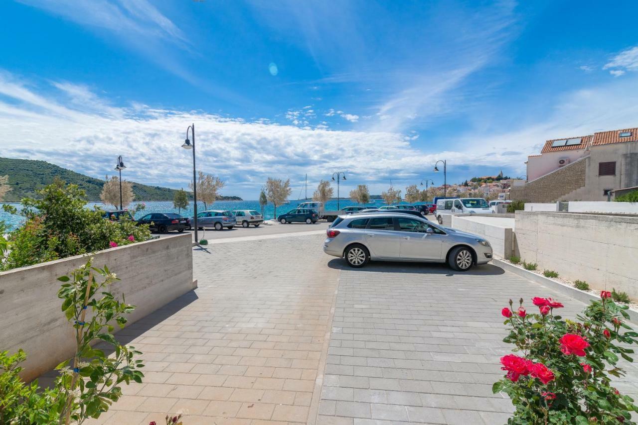 Beachfront Apartments Villa Sisa Primošten Kültér fotó
